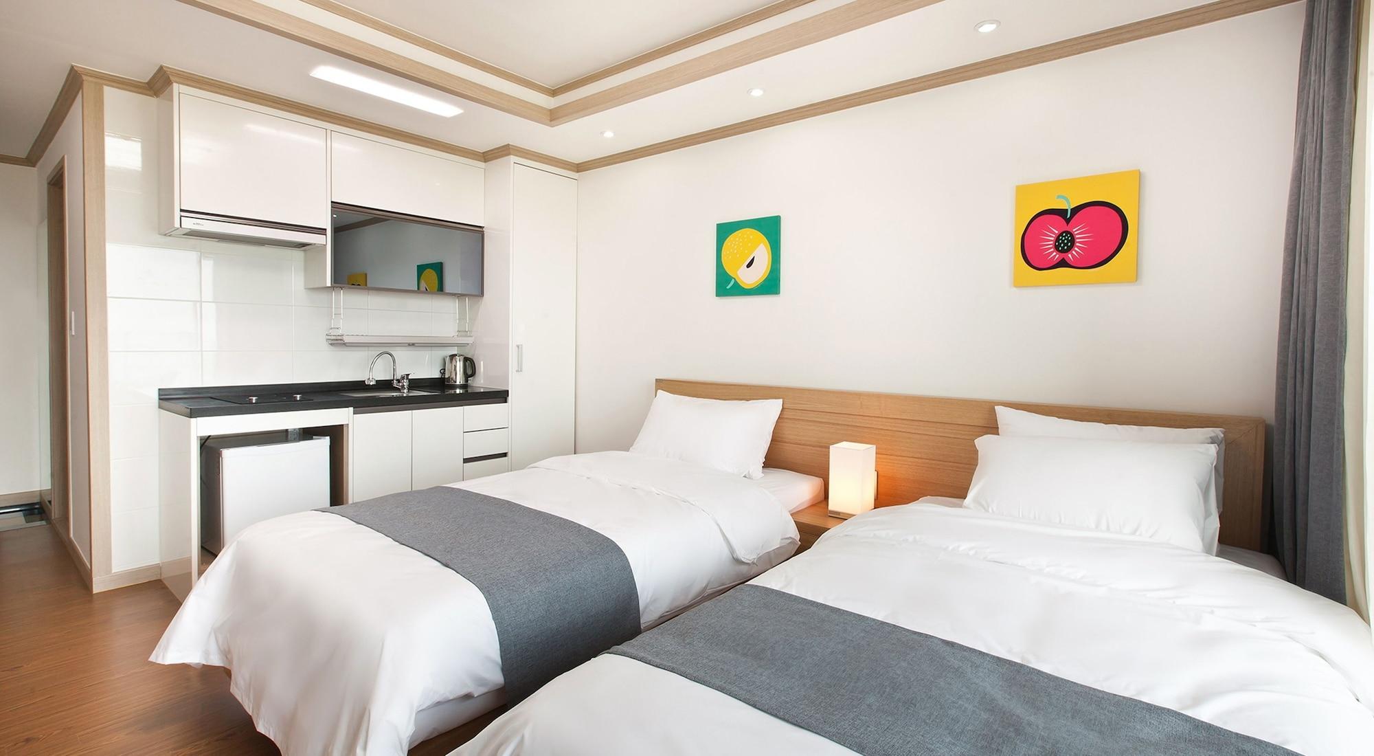 Familia Hotel Seogwipo Exterior photo