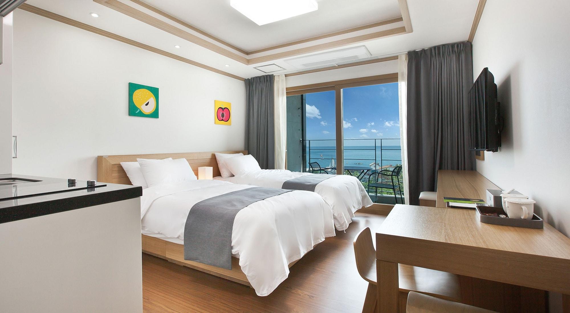 Familia Hotel Seogwipo Exterior photo