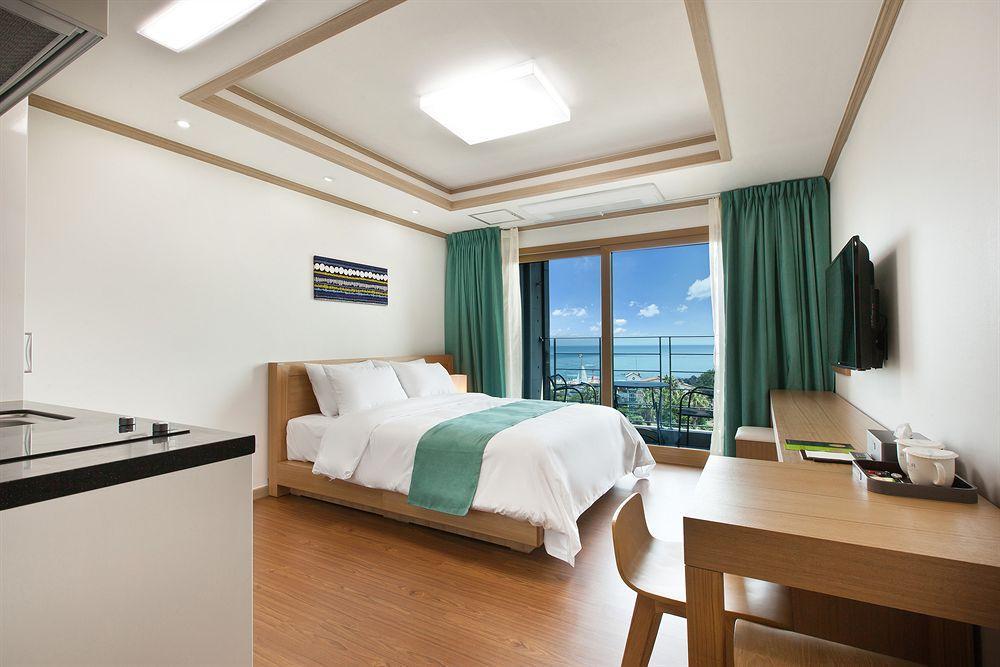 Familia Hotel Seogwipo Exterior photo