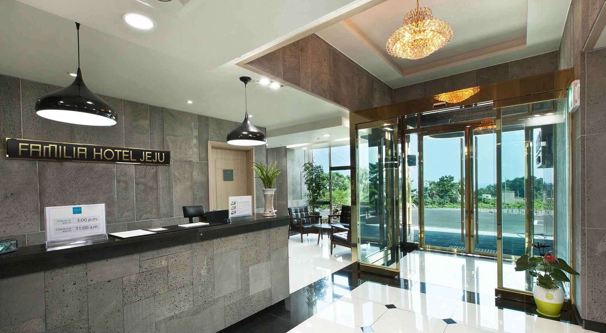 Familia Hotel Seogwipo Exterior photo