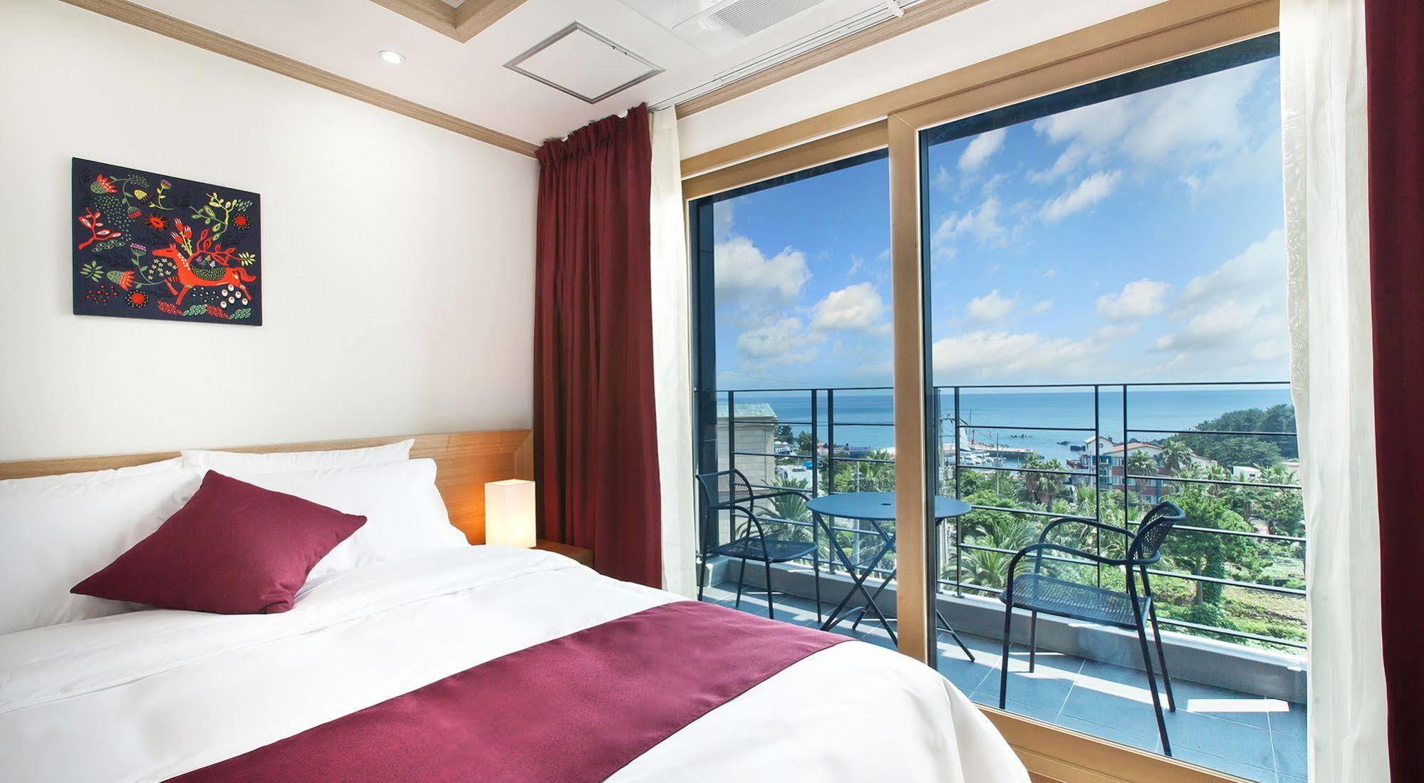 Familia Hotel Seogwipo Exterior photo