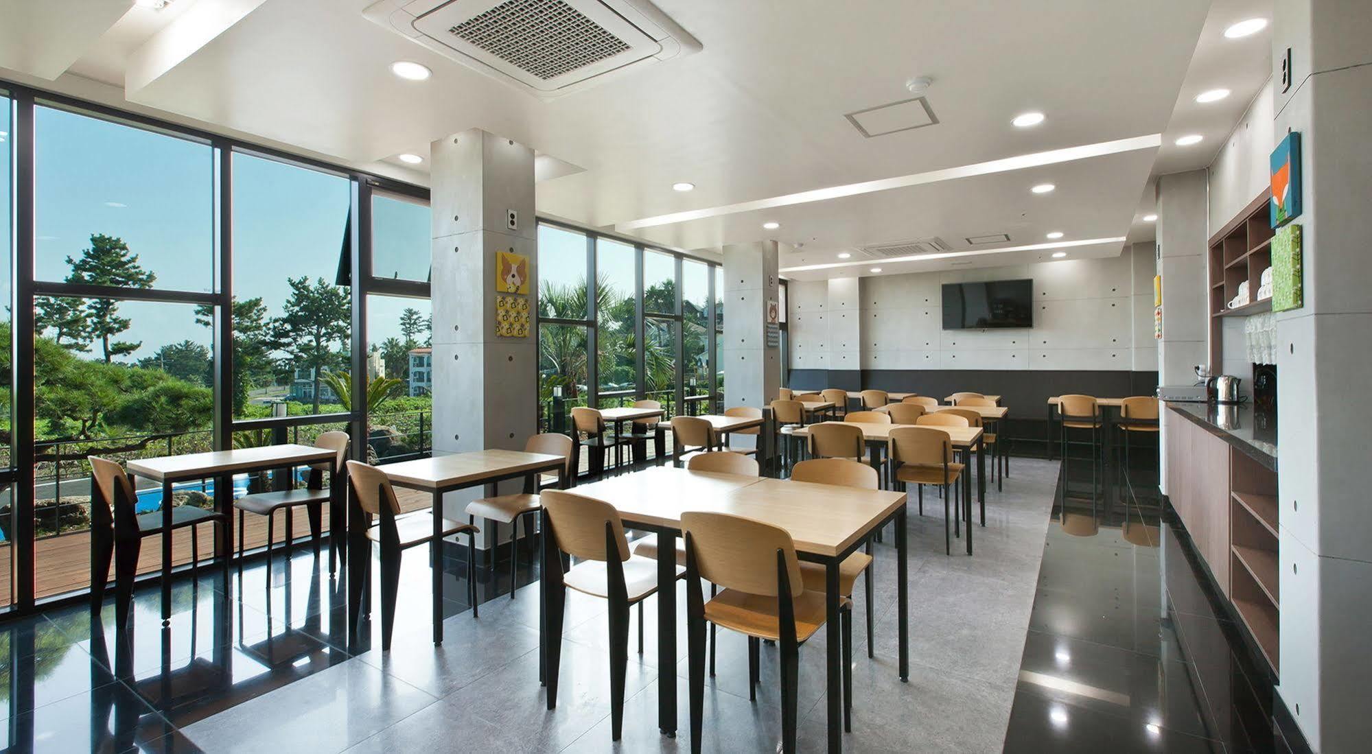 Familia Hotel Seogwipo Exterior photo