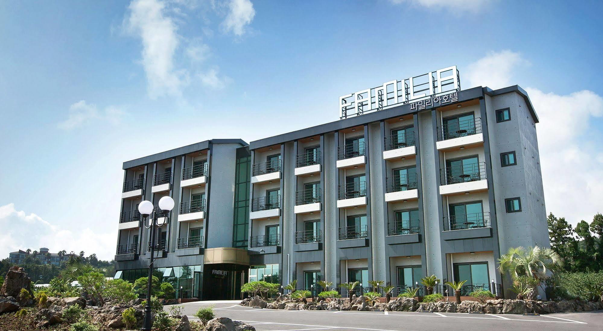 Familia Hotel Seogwipo Exterior photo